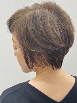 ユキオ オブ ヘアー(YUKIO of Hair) 透明感ベージュカラー×大人かわいい前下がりショート