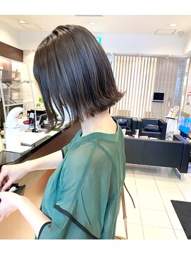 アトレ(attrait) ＊プツッとボブ 切りっぱなし 簡単スタイリング