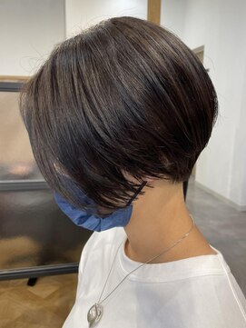 アンドビー(&b.) 前下がりショート☆