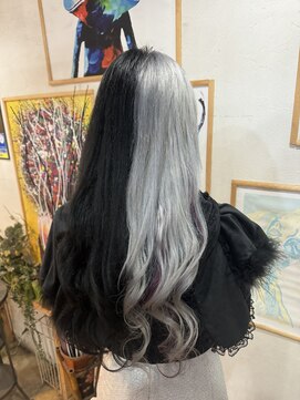 ヘアセットアンドエクステンションショールーム(SHOW ROOM) 黒シルバーのコントラストカラー