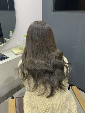 エマ 日吉(emma) 【emma小濱】透明感抜群のオリーブベージュ