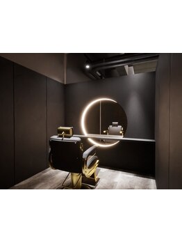 ルームごとにコンセプトの違う個性的な2種類の個室をご用意。VIPルームのような上質空間でトータルケアを!