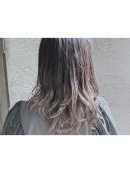 商材にもこだわりあり◎髪の状態を見極めて髪にも頭皮にも優しい、ダメージレスな施術をご提供♪