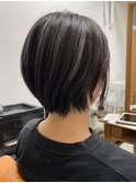 小顔ショートボブハイライトカラー大人ショートカット白髪ぼかし