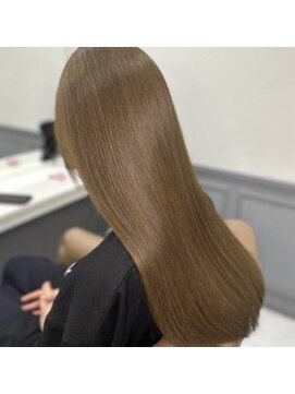 アルーシェ 新宿店(Alushe) オリーブベージュ