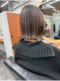 安積ブリーチカラー外ハネボブベージュカラーレイヤーカット30代