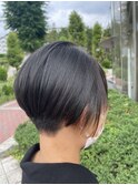 刈り上げショート＋アクセサリーカラー