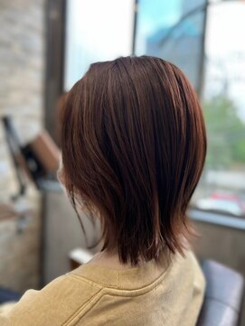 ハサミバイアトリエナガノ 千葉(8sami by atelier nagano) ショートボブ/センターパート/ツヤ髪/グラデーション/イヤリング