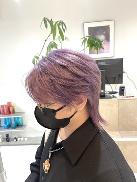 ニュート(Neut ) バイオレット/２回ブリーチ/ウルフ/レイヤー/センターパート