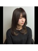 広がる・重たいを解消するミディヘア