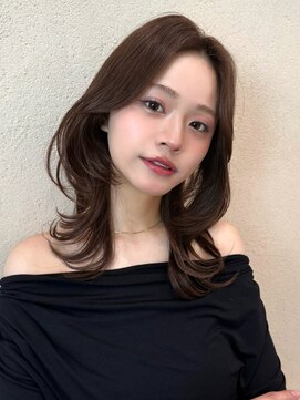 トイロ 渋谷(Toiro) くびれレイヤーミディアムヘアベージュカラー