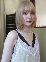 ウィットサークル(wit circle)&nbsp;ベージュ　ボブ　ハイトーン　ブリーチカラー