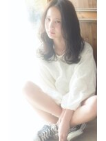 リマ(RIMA)&nbsp;【RIMA】<暗髪グレーアッシュ>×センターパートリラクウェーブ