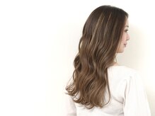 サンカク(SAN KAKU)の雰囲気（ナチュラルでどこか上品さも感じるカラー、色味が得意◎）