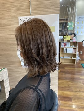 アローズソワン(HELLO'S SOIN) 肩で弾むカールが可愛いニュアンスボブ