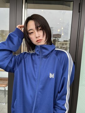 ホロ(hollo) ボブボブウルフボブレイヤー切りぱなしボブ