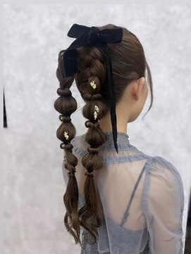 ラビス(Lovis) 黒髪カタログ/ボブルフ/ネビージュ/小顔に見せるヘア/ワンレン