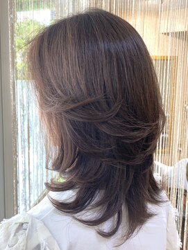ヘアー リーフ(Hair Leaf) レイヤーカット♪