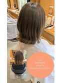 レイヤーボブ　大人ボブ　ハイライトカラー　艶カラー