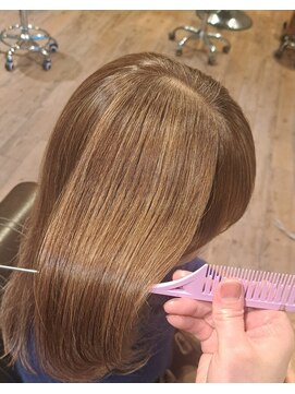 アットティー 金沢八景(at tee...) 丸みショート/白髪ぼかしハイライト/40代/50代/60代/金沢八景