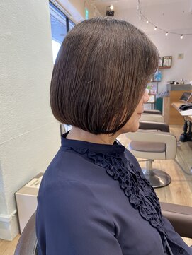 ローグ(Logue) クセっ毛でもまとまるワンレンボブ