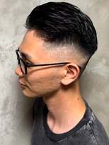 ディスイズバーバーサード(THIS IS BARBER 3rd)&nbsp;カーリーパーマ フェード メンズショート 刈り上げ メンズ