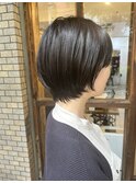 暗髪ショートボブ