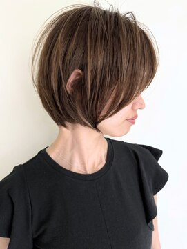 ネイロ バイ ジルブラン 葛西(NeiRo by JIL BLAN) ハイライト白髪ぼかしダブルカラーインナーカラーショートボブ