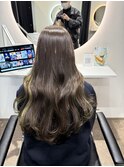 オリーブグレージュ