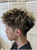 メッシュキャップ×刈り上げスタイル