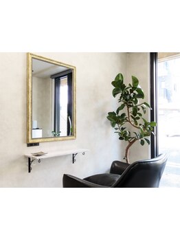 マンツーマンsalonで、周りを気にせずリラックスできる少人数制サロン＊お悩みも相談しやすい◎