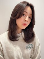 ヴィヴィ(VIVIE)&nbsp;ナチュラルストレートワンカールセミロング美髪顔まわりレイヤー