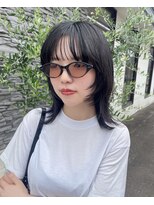 エミュ(emu)&nbsp;ハッシュカットヘアとボルドーカラー