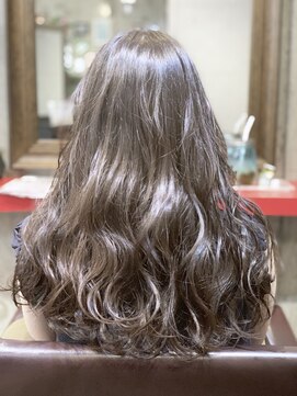 1+ アンプリュス(Unplus) ほつれウェーブつや感ロング