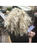 ヘアースペース 練馬店(hair space COCO)&nbsp;ドレットのまえのアフロヘアー