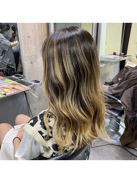 インク 渋谷(INK.) ベージュバレイヤージュカラー