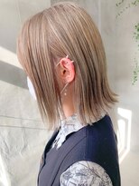 テトヘアー(teto hair) 外ハネボブ、ミルクティーベージュ、ブリーチカラー