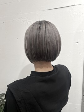 ヴィップルーム(viproom) シルバーグレー☆ツーブロありのボブスタイル