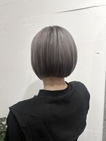 ヴィップルーム(viproom) シルバーグレー☆ツーブロありのボブスタイル