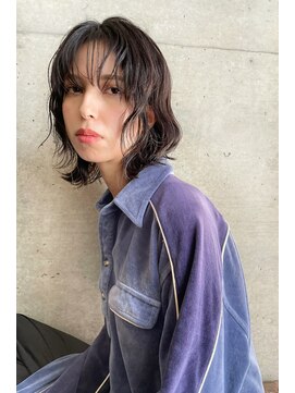 ファム(FAM) ウルフ ミディアム  波巻き パーマ グレージュ  代官山 中目黒