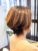 アトリエアルシュ(atelier ARCHE) 脱白髪染め,白髪ぼかしカラー,ハイライト,大人ショートヘア