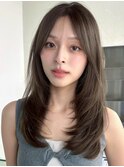 顔周りレイヤーカットくびれヘアミルクティーベージュカラー