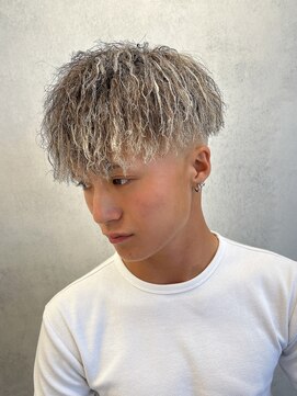 MEN’S HAIR/ツイストスパイラル/ホワイトハイライト/西院/眉毛