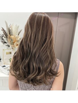 アディション 新宿(ADITION) 【韓国】艶感ハイライトミルクティーグレージュレイヤーカット