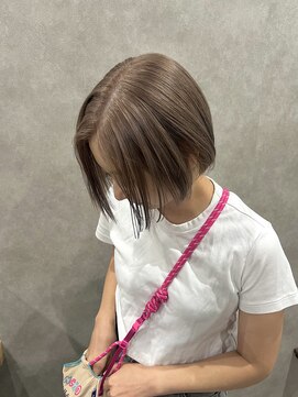 レーヌ(REINE) くすみ感がおしゃれなミルクティーグレージュ♪