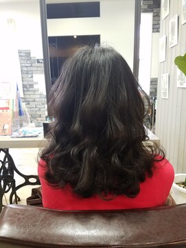 ルーミールーム(RoomieRoom) パーマもカラーもトリートメントがベースです。