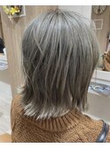 スモーキーベージュ