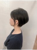 Theo // 巻き髪風パーマ／ショート