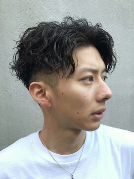 フィフス 天神大名(fifth) センターパートツイストスパイラルパーマツイストパーマメンズ