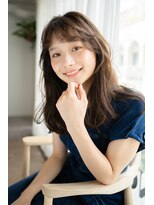 マグノリア オモテサンドウ(MAGNOLiA Omotesando)&nbsp;インナーレイヤーで作る抜け感ロング・・・HINATA